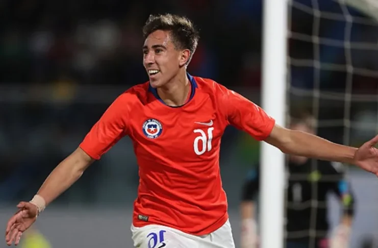 Diego Valencia en acción con Universidad de Chile